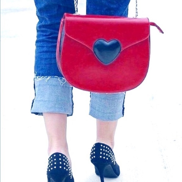 🎉HP🎉NEW Pink Haley Heart Shoulder Purse - Picture 2 of 8